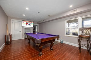 Pool table at Hoop Dreams Lodge