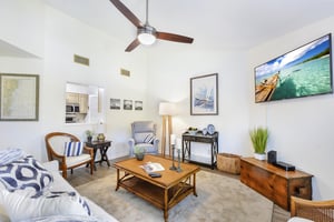 Living Room and Kitchen PassThrough – Harbour Oaks 316