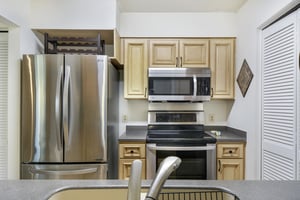 Updated Kitchen – Harbour Oaks 316, St. Simons