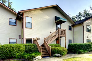 Welcome to 406 Harbour Oaks—your groundfloor unit in a quiet, gated condo community just a short walk from the St. Simons Pier and Village shops.
