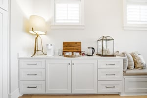 A separate counter keeps morning drinks out of the main cooking area.
