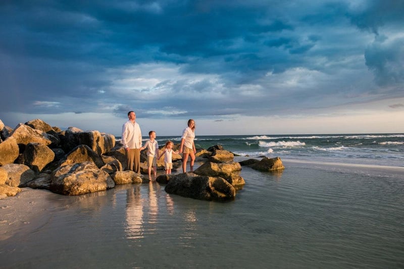 103082 Vacation Beach Portraits