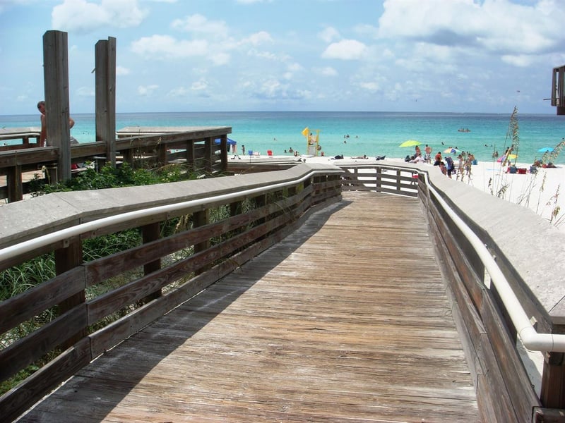 1648262 June White Decker