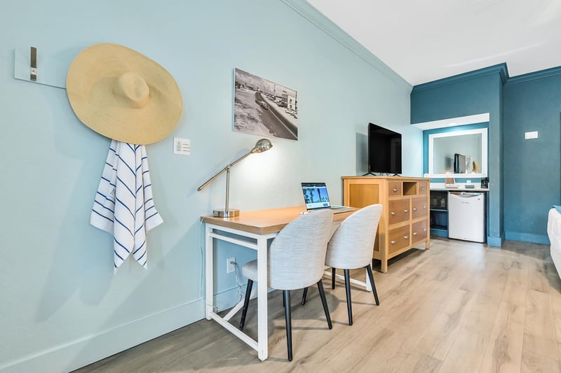 2081484 Desk Area To Work From The Beach