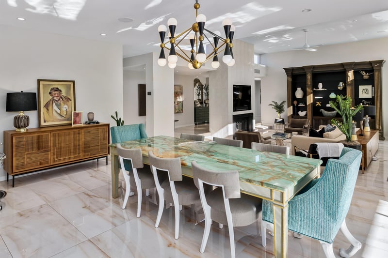 Indoor dining for 8
