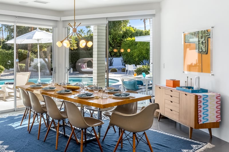 Indoor dining for 10