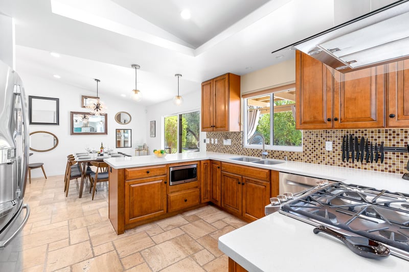 Large spacious kitchen with all of the modern amenities