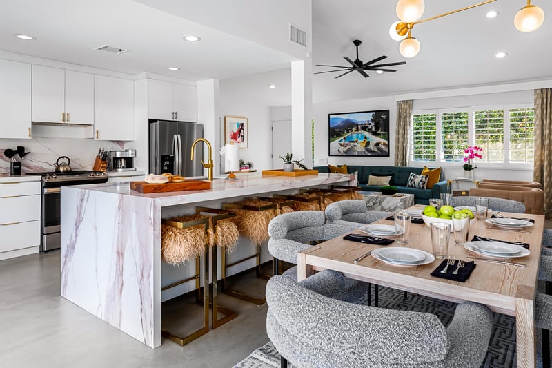 Stunning breakfast bar for four