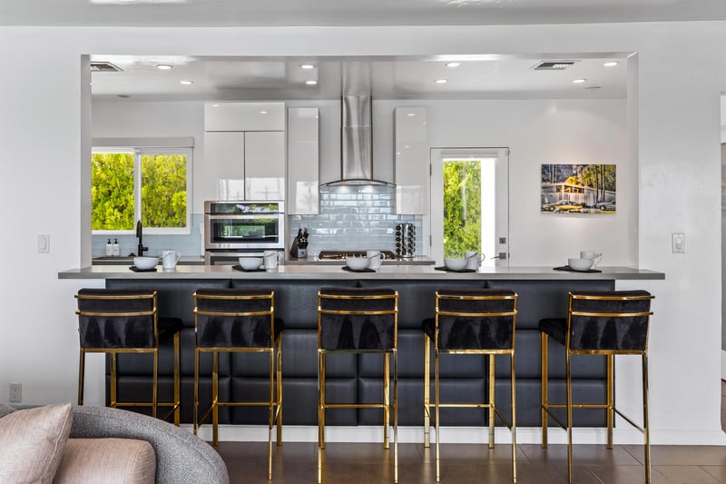 Breakfast Bar Set For Five