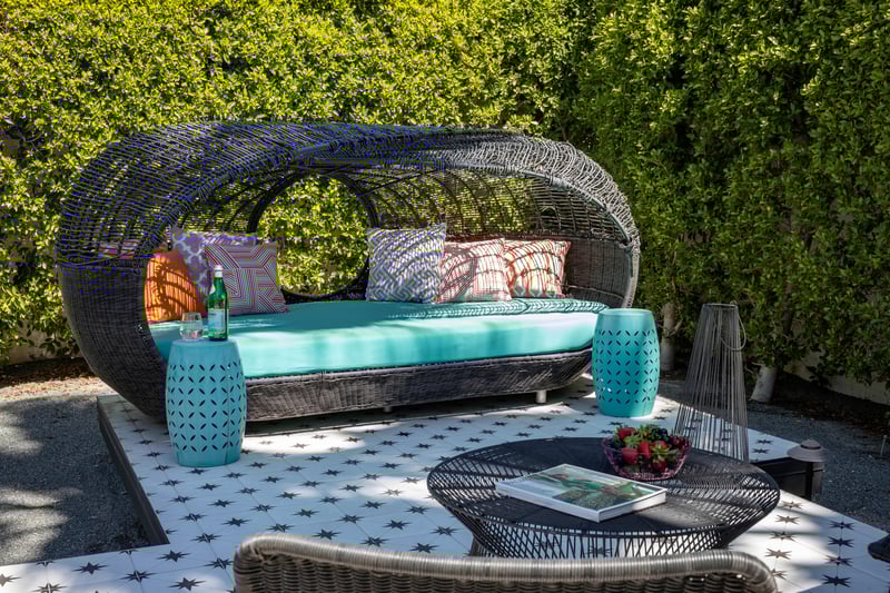 Chic Deck Furniture And Flooring
