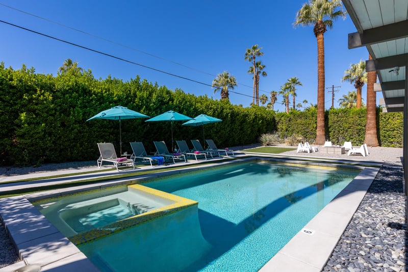 Charming and private backyard