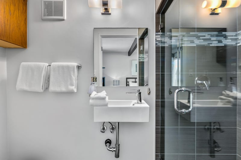 Ensuite bathroom vanity