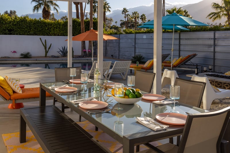 Outdoor dining for six