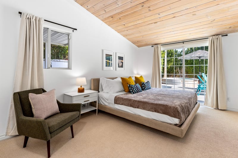 Stunning guest bedroom