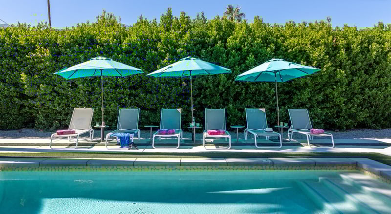 Lots of poolside seating