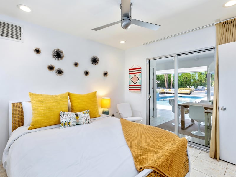 Direct access to the pool