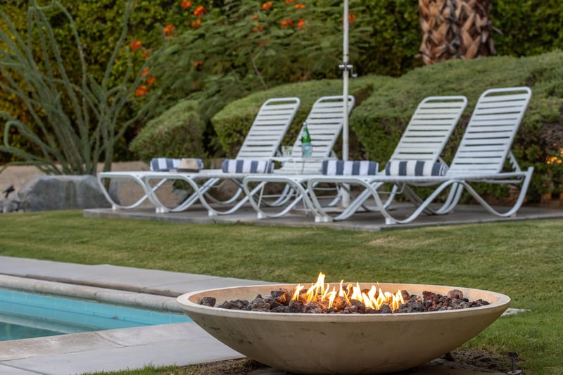 Chic illuminated fire feature