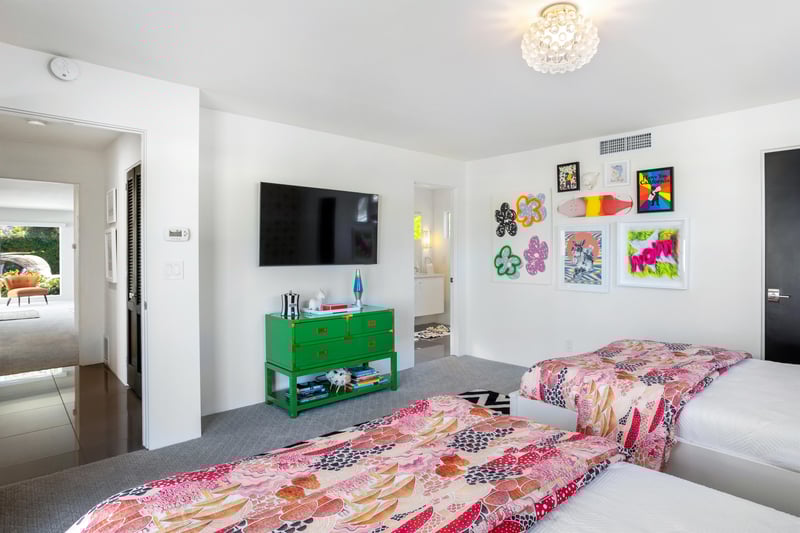 Guest bedroom with two twin beds
