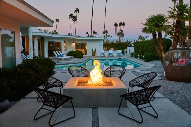 Cozy fire pit lounge