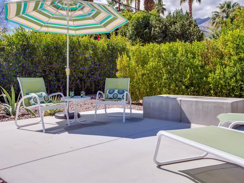 Sip a refreshing beverage while soaking up the Palm Springs sunshine