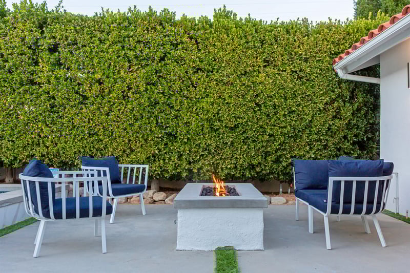 Cozy outdoor fire pit lounge