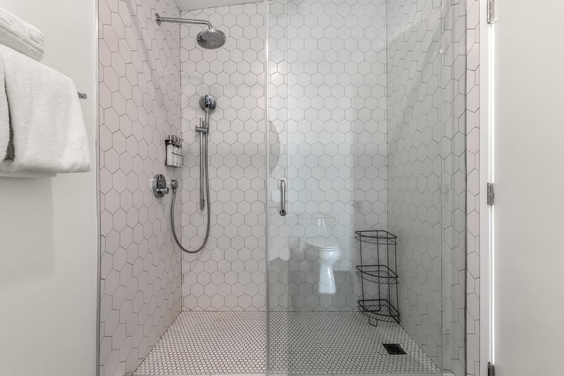 Guest waterfall shower