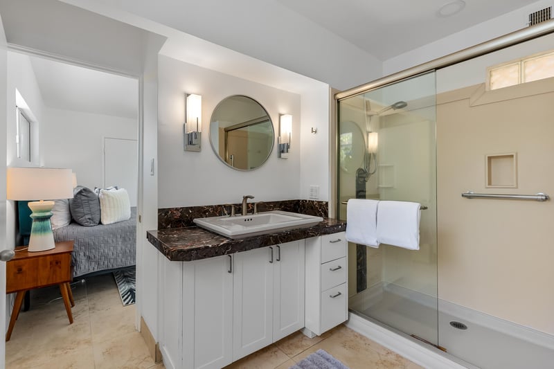 Ensuite guest bathroom