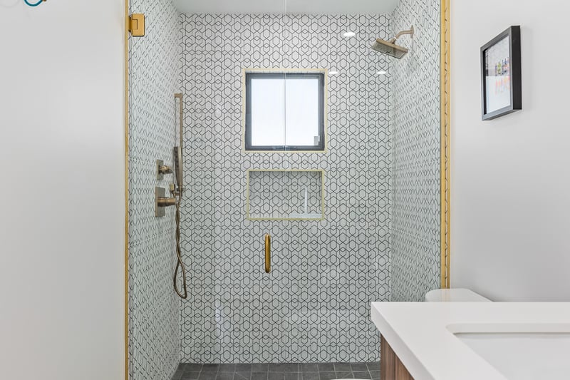 Guest waterfall shower