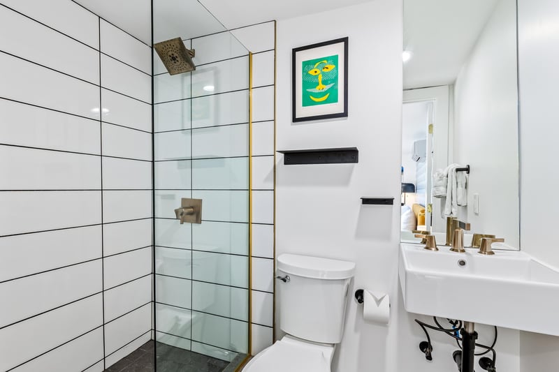 Guest shower with waterfall feature