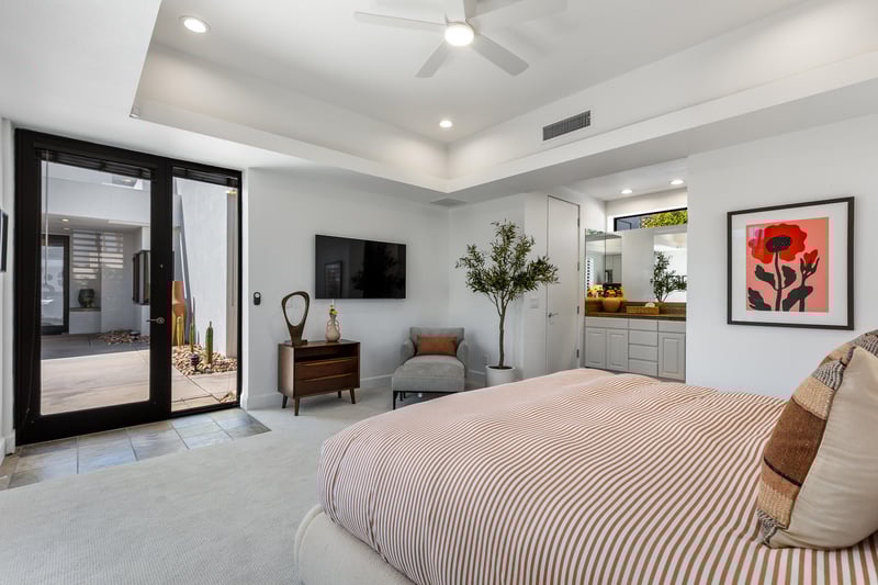 Spacious guest quarters