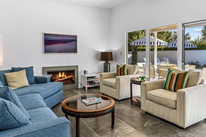 Comfy living for amazing talks around the fireplace