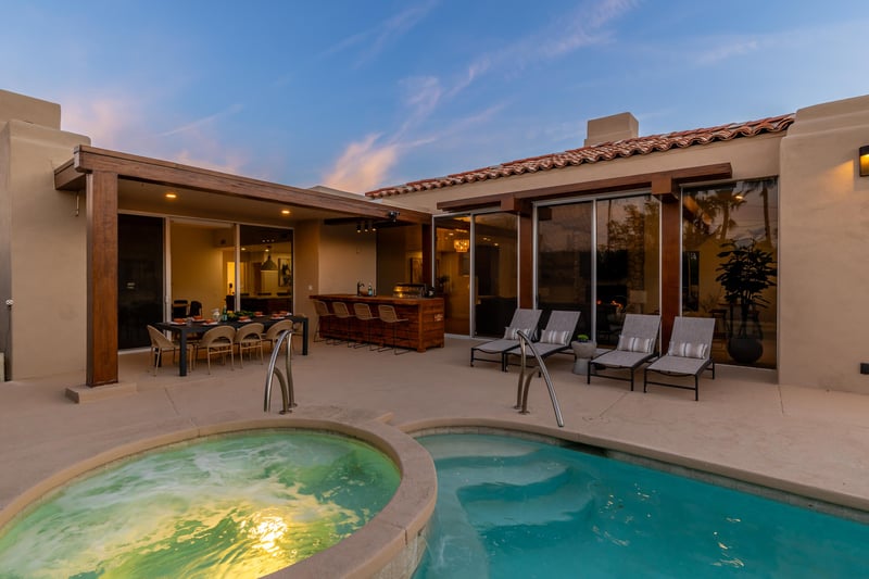 Take a dip in the Spa with your friends at dusk