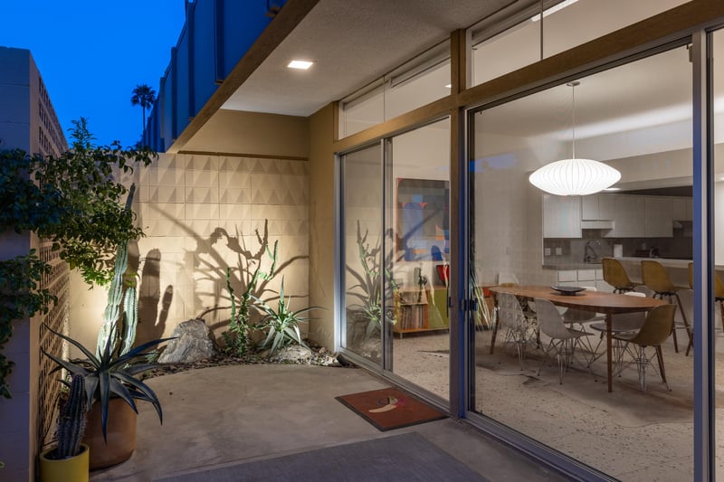 Gorgeous outdoor lighting in the Patio