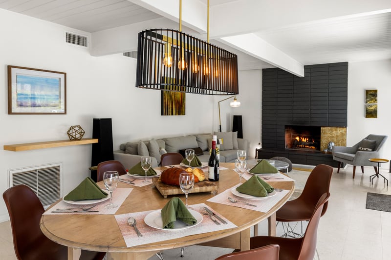 Amazing dining room with room for 6