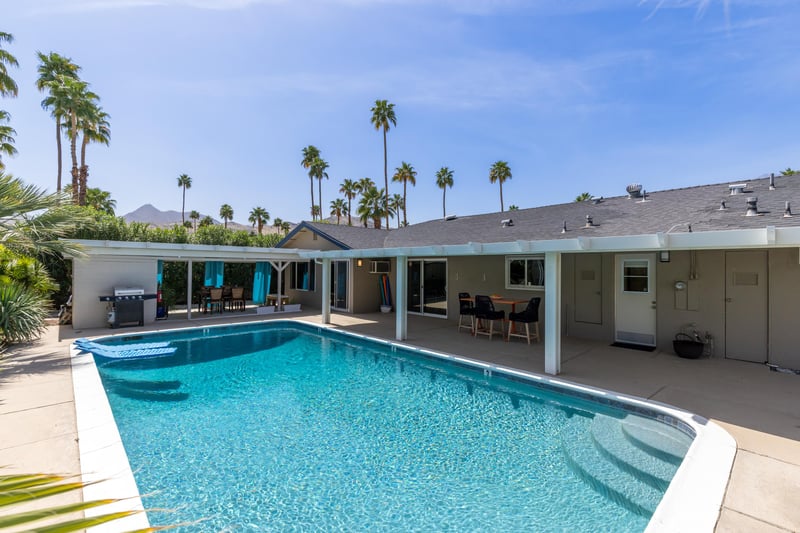 Easy step in gorgeous pool