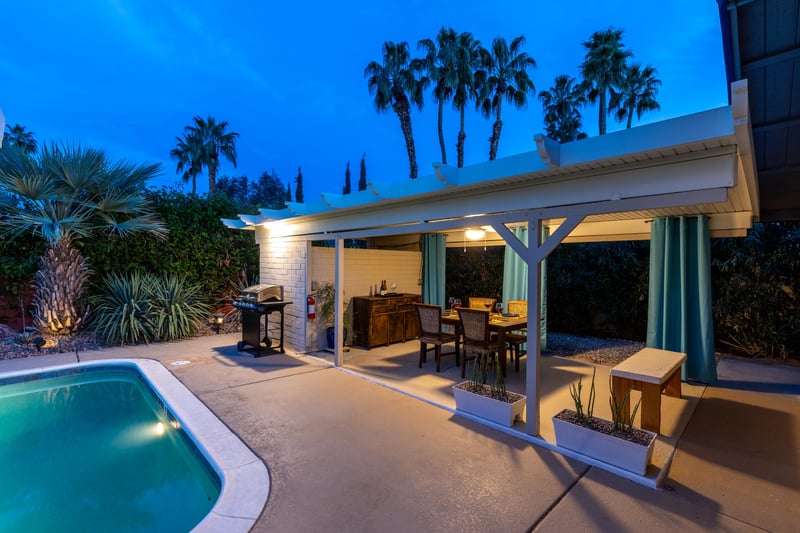 Enjoy the indooroutdoor feeling of Palm Springs