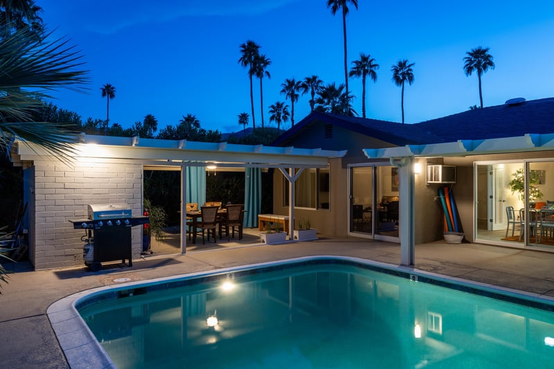 Citrus Springs at night