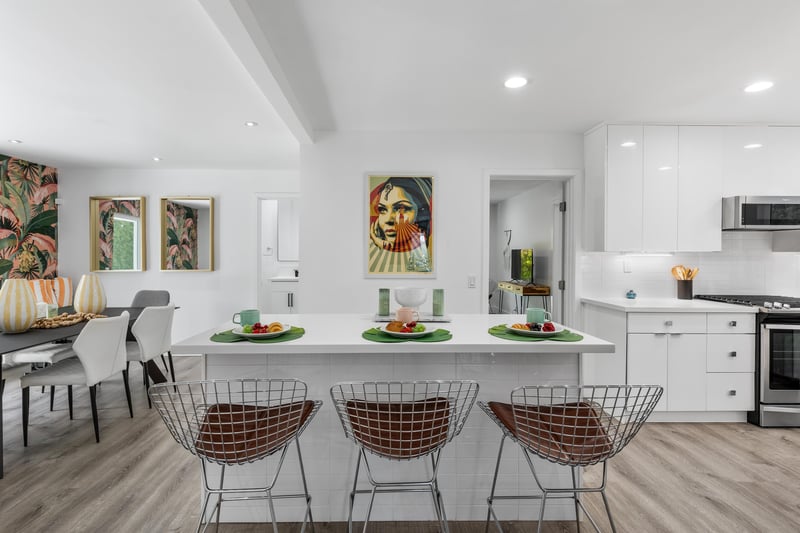 Amazing flow between living room and kitchen areas