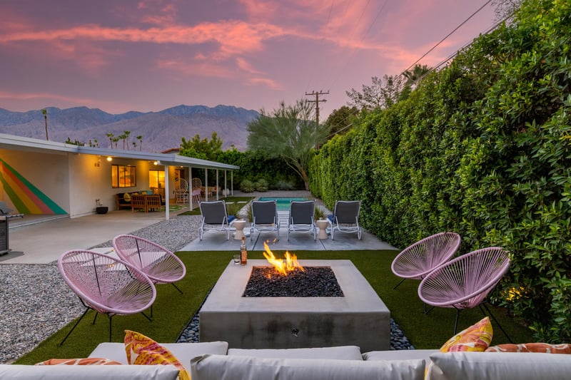 Enjoy the sunset next to the Firepit