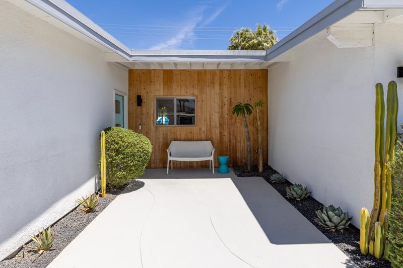 Welcome to The Modernist Retreat