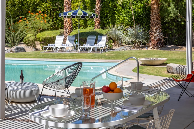 Al fresco dining set for 4