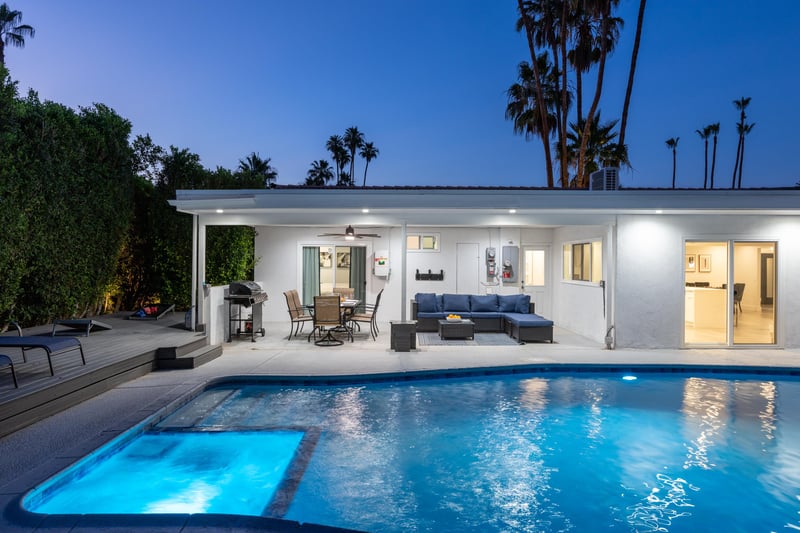 Inset Spa next to the amazing poolside deck