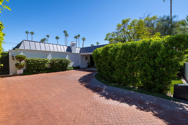 Welcome to La Petite Maison