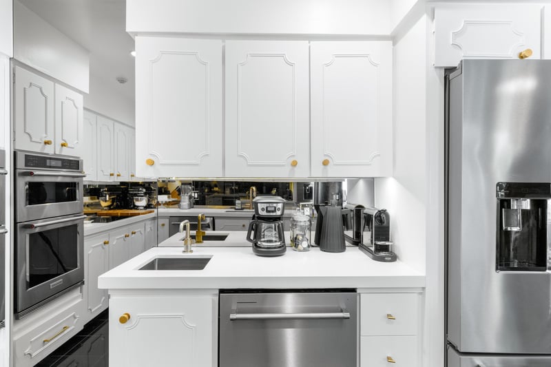 Cook to your hearts delight in this Chefs kitchen