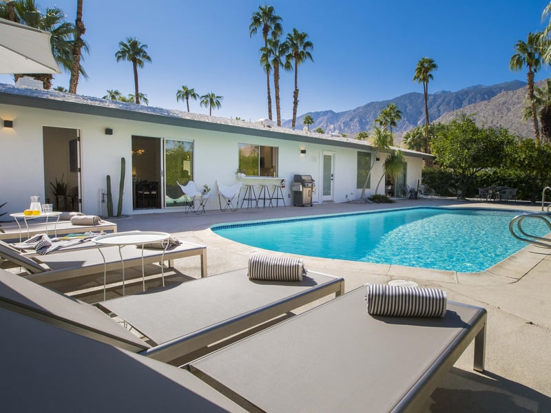 Gorgeous resortstyle yard