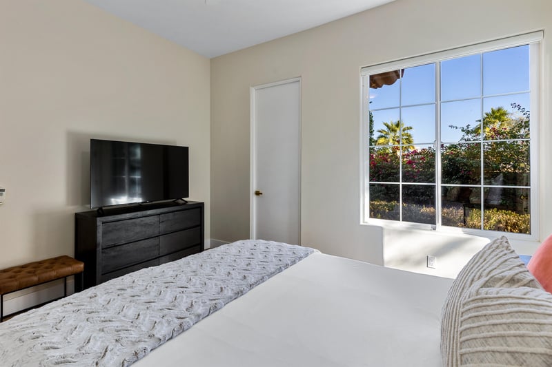 Relaxing guest bedroom