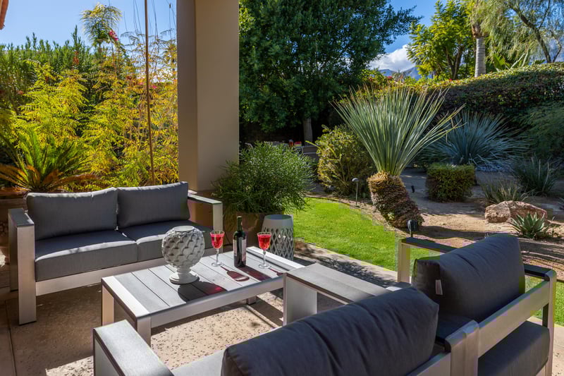 Outdoor rest and relaxation