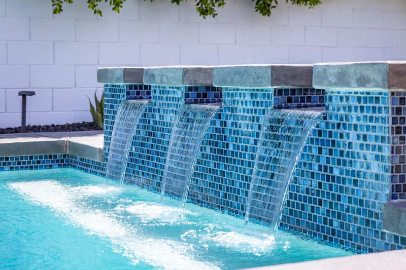 Triple waterfall feature