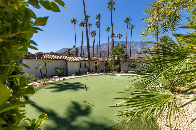 Time to practice your putts