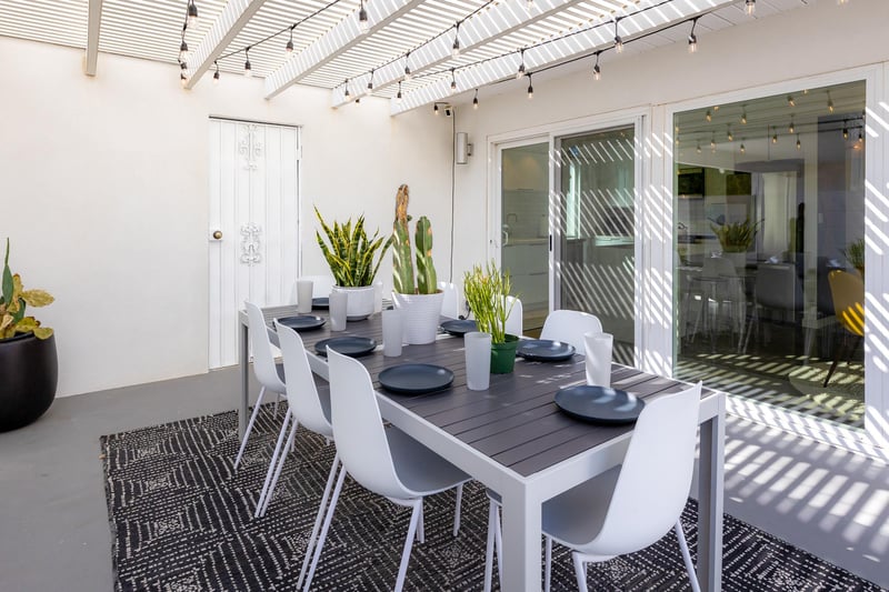 Shaded al fresco dining